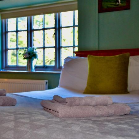 The Hollybush Inn And B&B Priors Marston Esterno foto