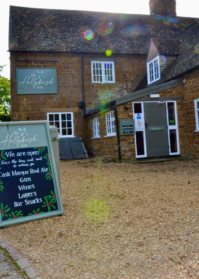 The Hollybush Inn And B&B Priors Marston Esterno foto