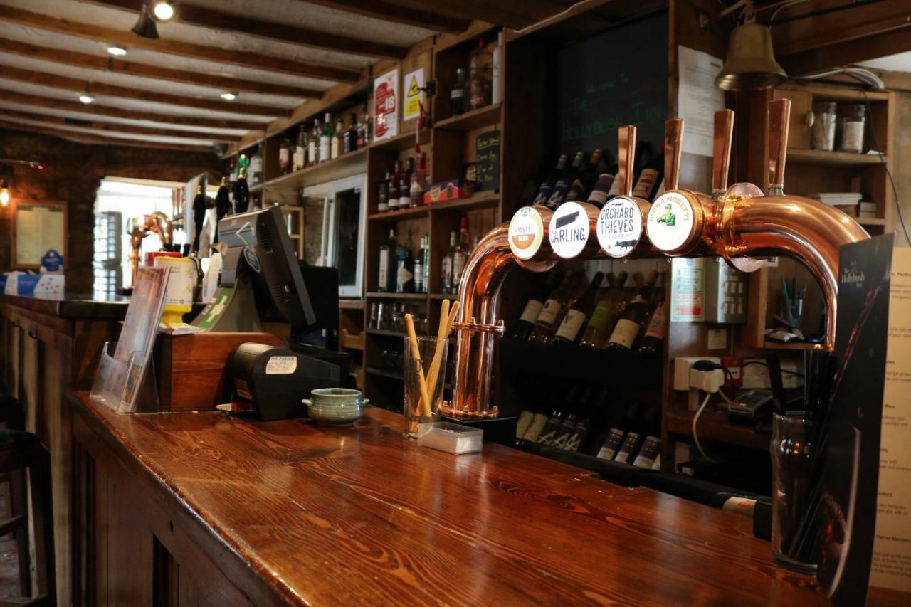 The Hollybush Inn And B&B Priors Marston Esterno foto