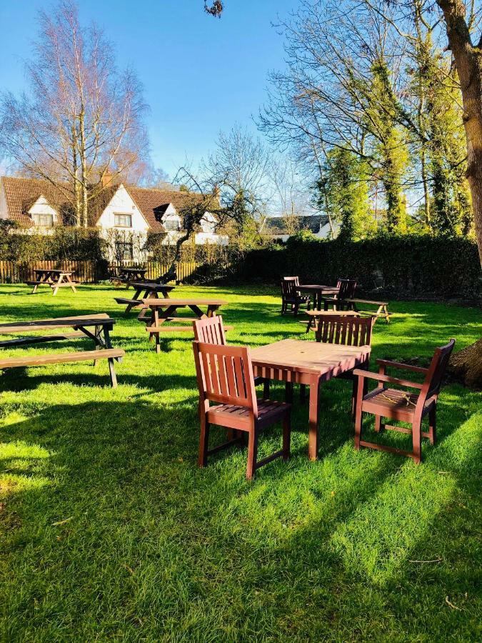 The Hollybush Inn And B&B Priors Marston Esterno foto
