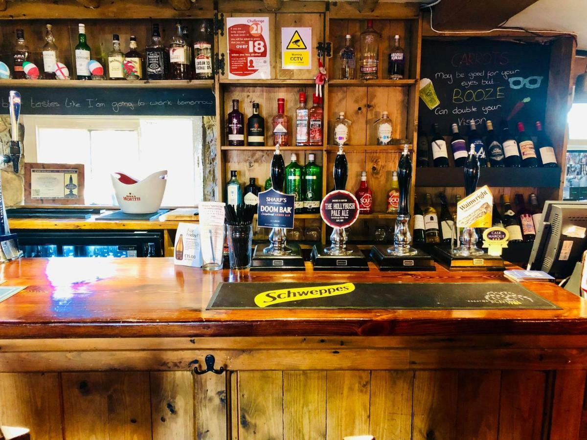 The Hollybush Inn And B&B Priors Marston Esterno foto