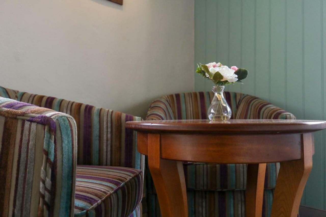 The Hollybush Inn And B&B Priors Marston Esterno foto