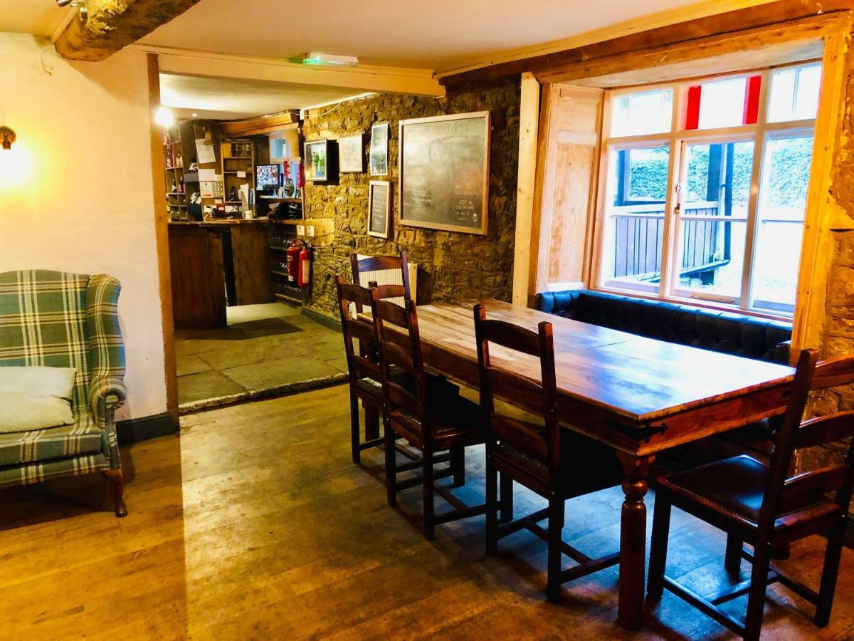 The Hollybush Inn And B&B Priors Marston Esterno foto